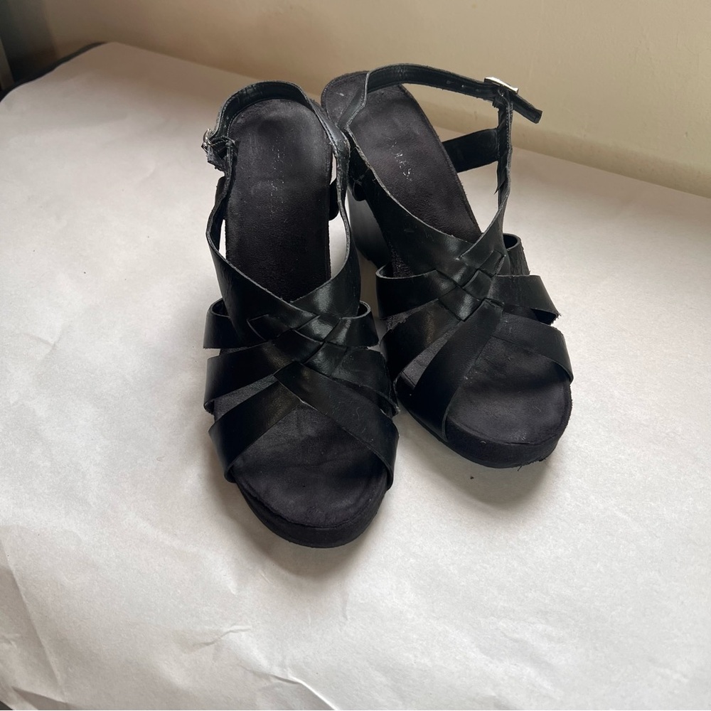 AEROSOLES Black Strappy Wedges